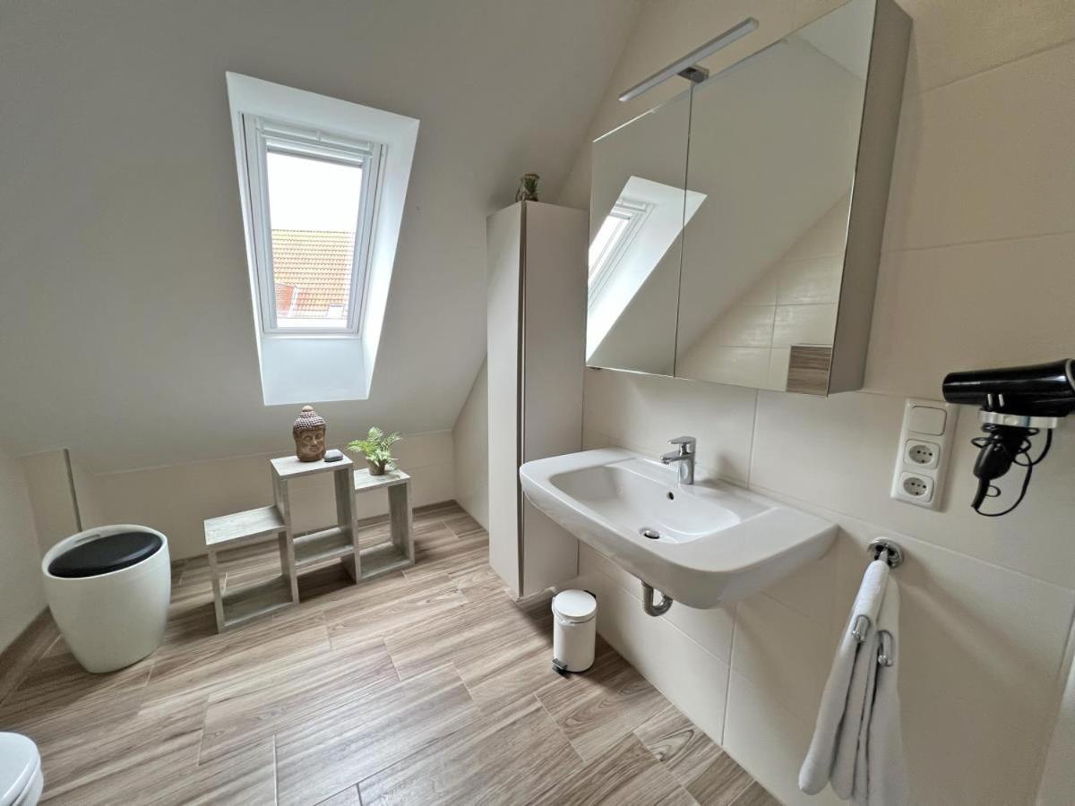 Ferienwohnung Hafenblick - Wunderbare Erholung Am Hafen Norddeich  Eksteriør bilde