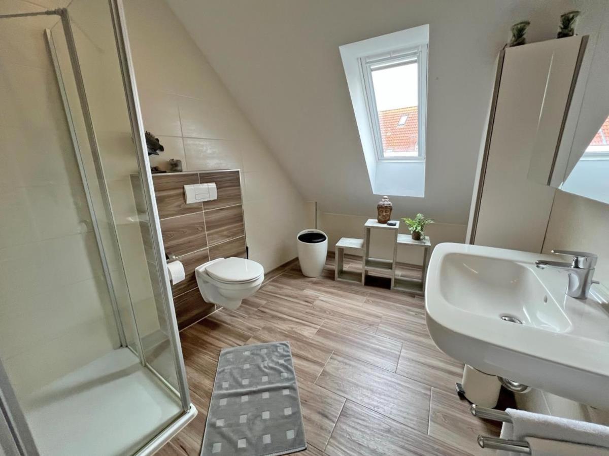 Ferienwohnung Hafenblick - Wunderbare Erholung Am Hafen Norddeich  Eksteriør bilde